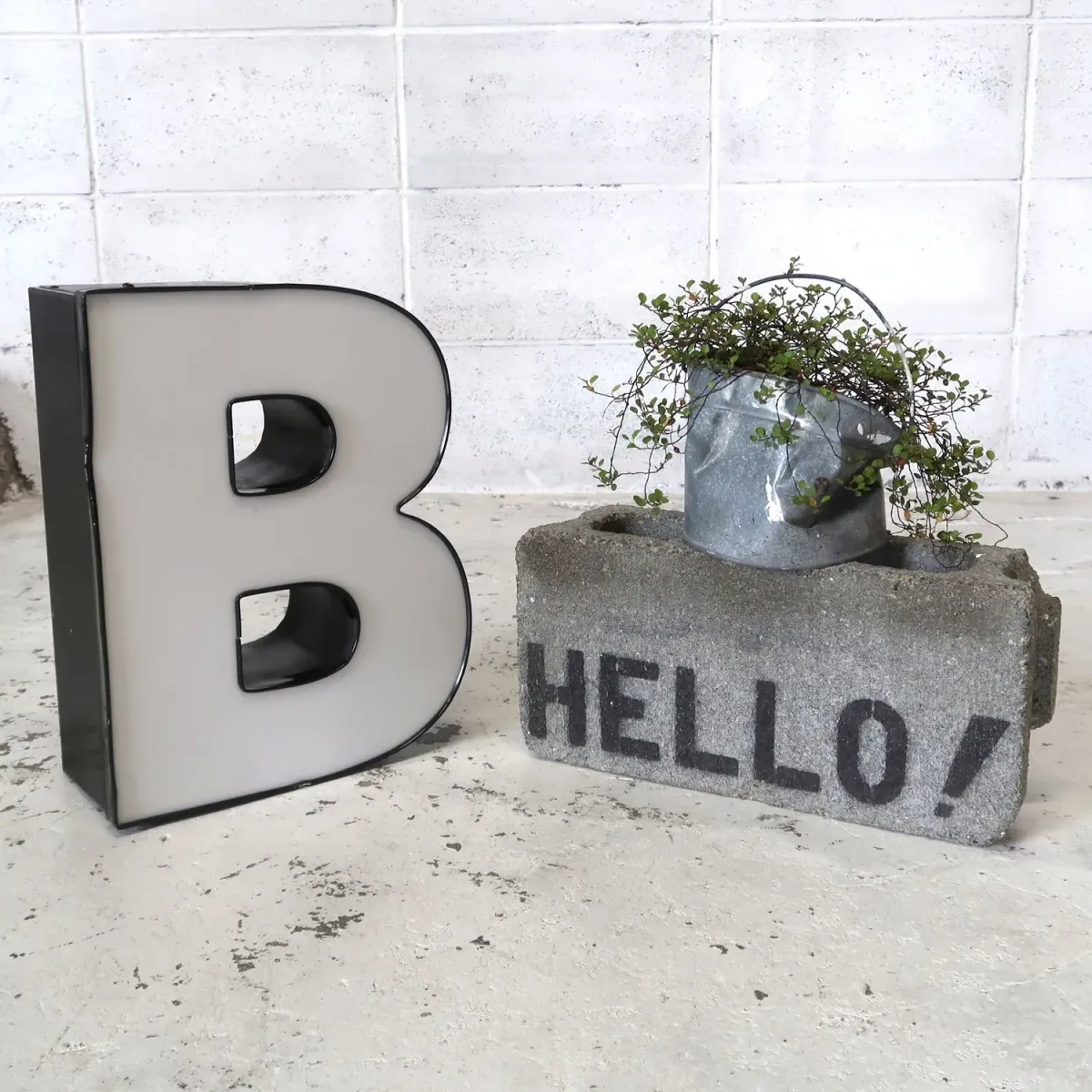 ビンテージ レターサイン B