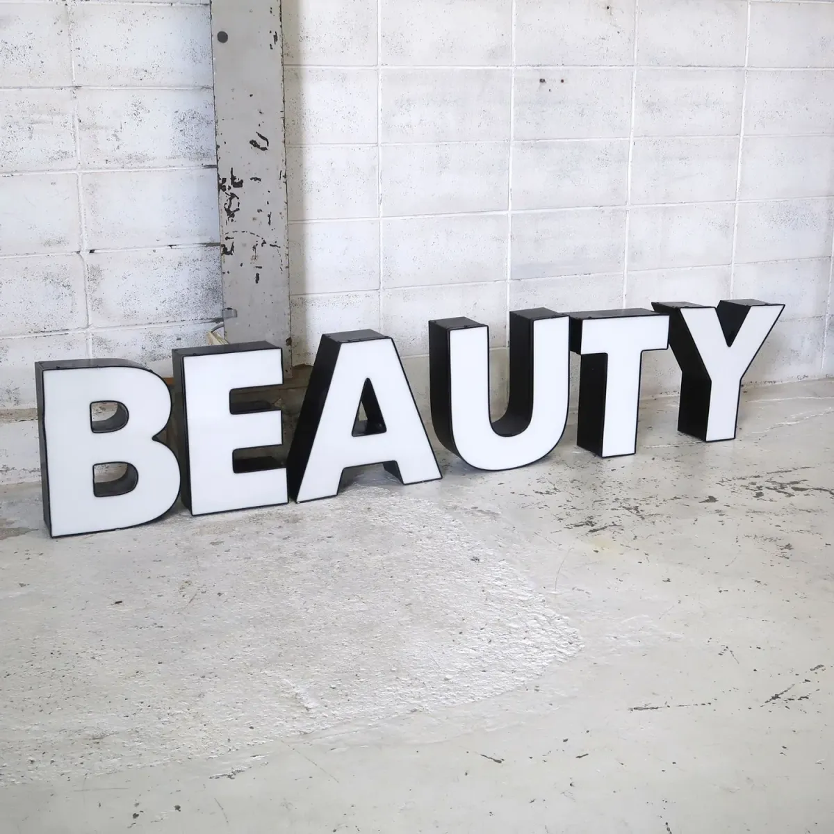 ビンテージ レターサイン B