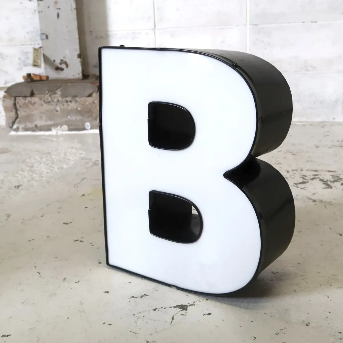 ビンテージ レターサイン B