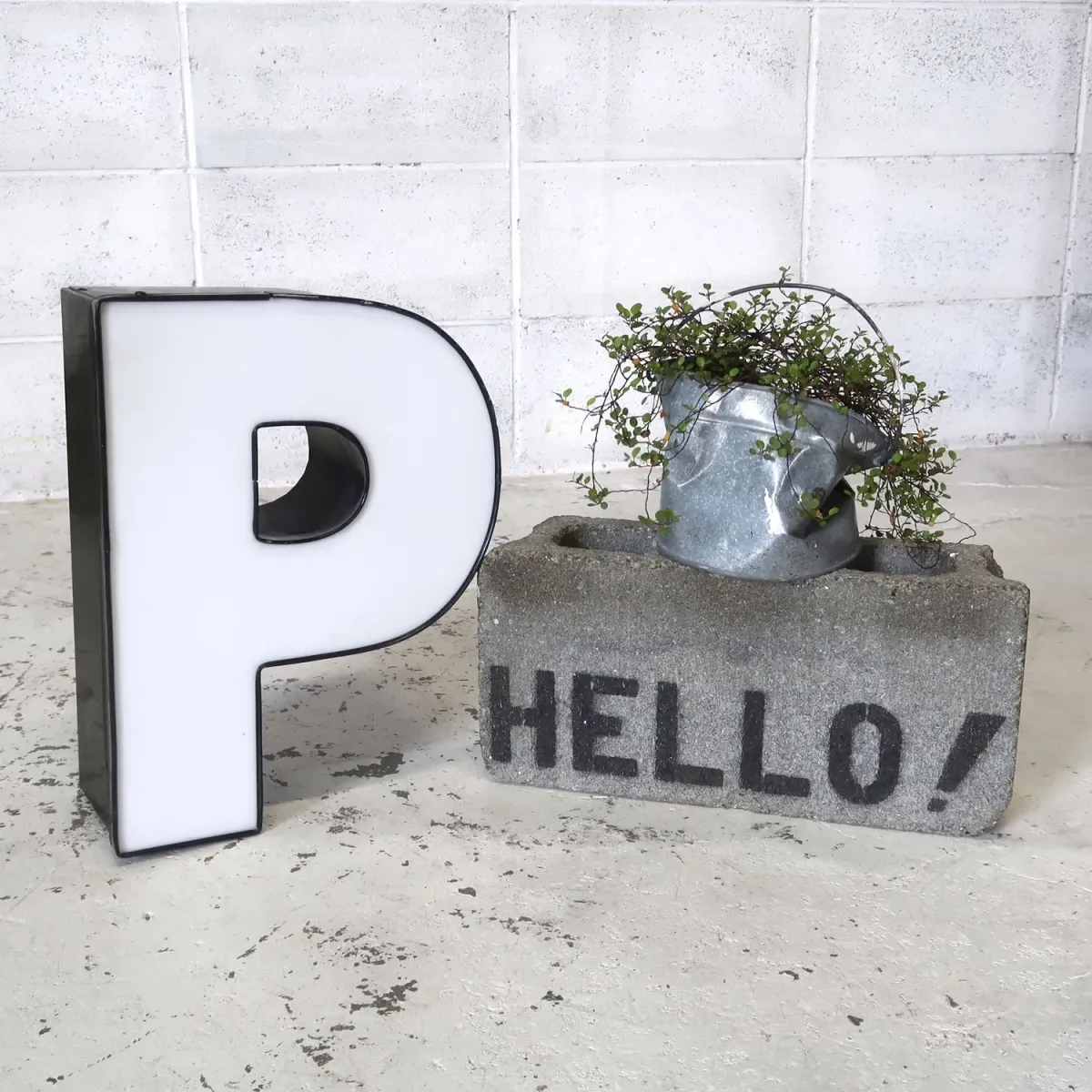 ビンテージ レターサイン P