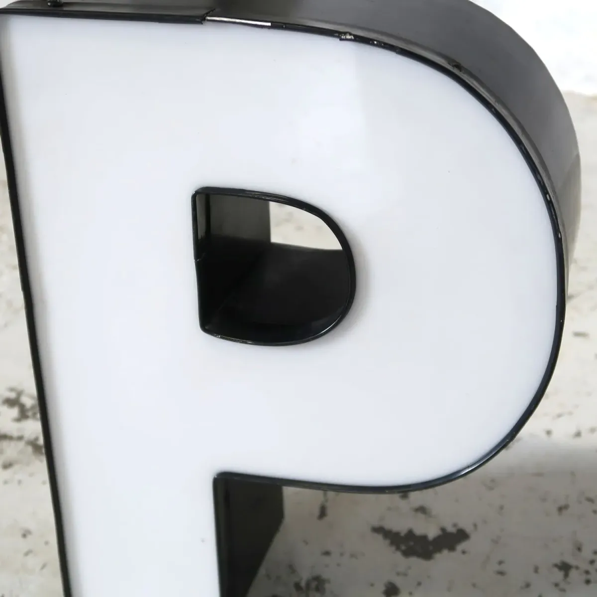 ビンテージ レターサイン P