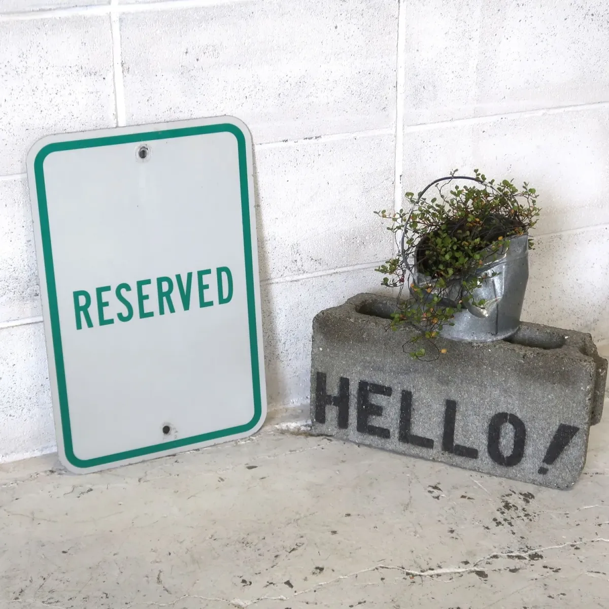 RESERVED メタルサイン