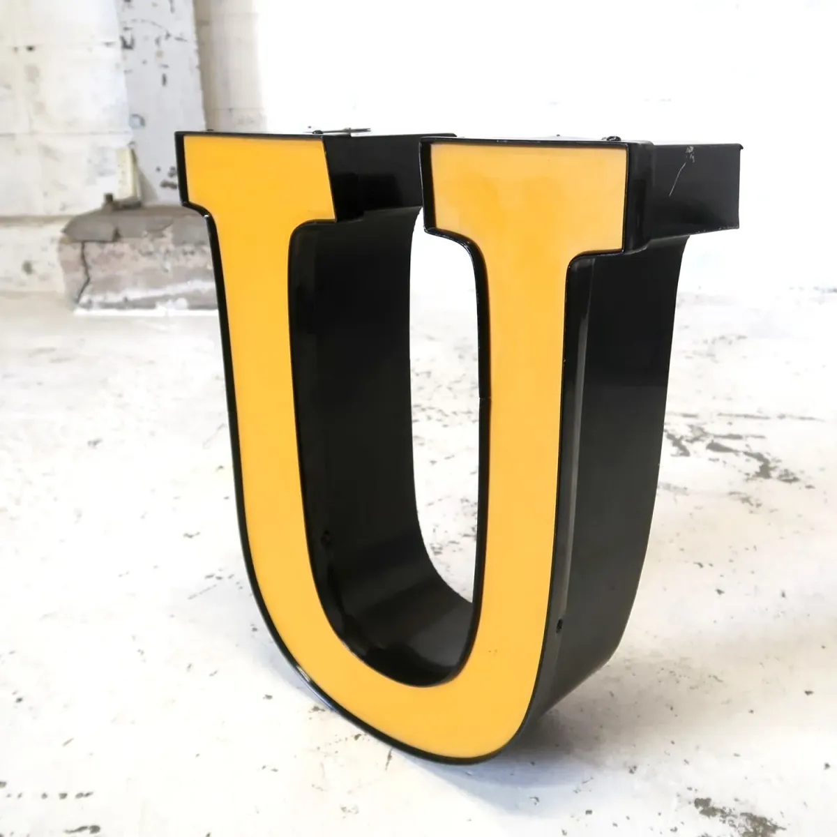 ビンテージ レターサイン U