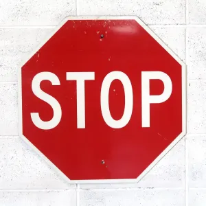 STOP ロードサイン
