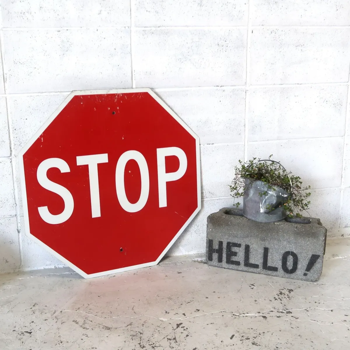 STOP ロードサイン