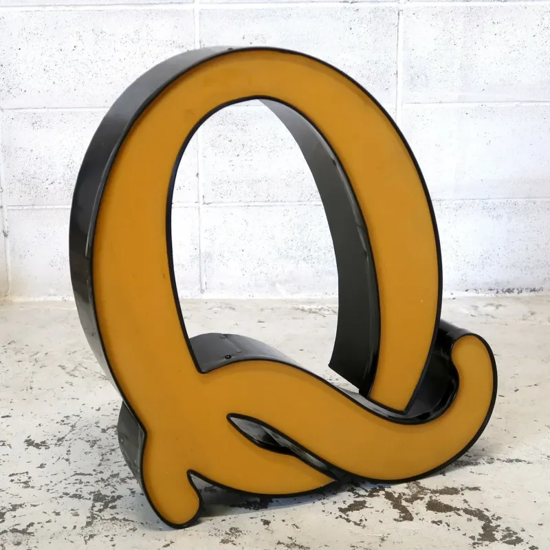 ビンテージ レターサイン 大型 Q