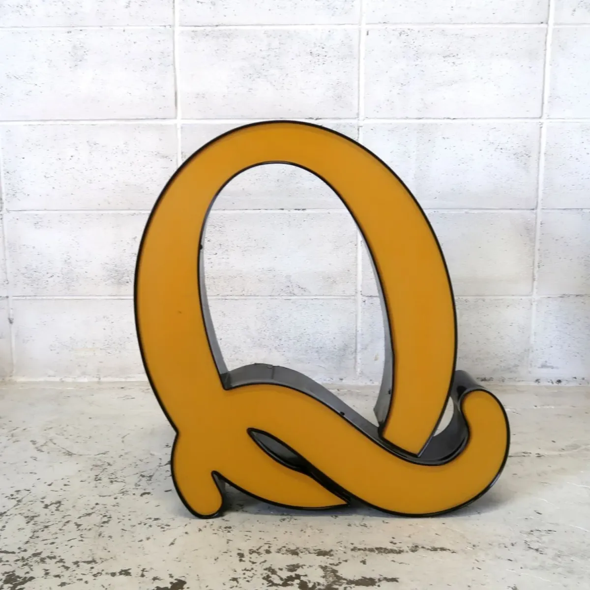ビンテージ レターサイン 大型 Q