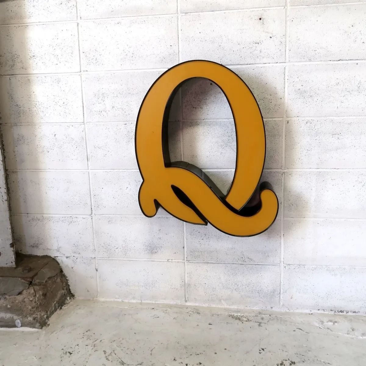 ビンテージ レターサイン 大型 Q