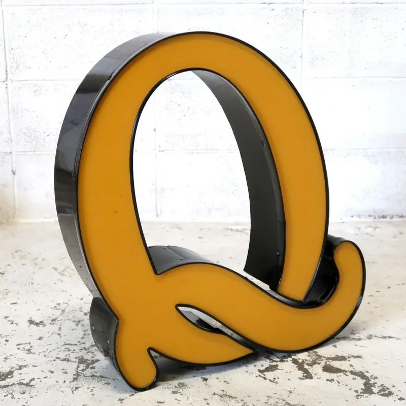 ビンテージ レターサイン 大型 Q