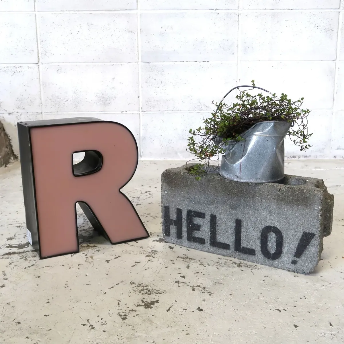 ビンテージ レターサイン R