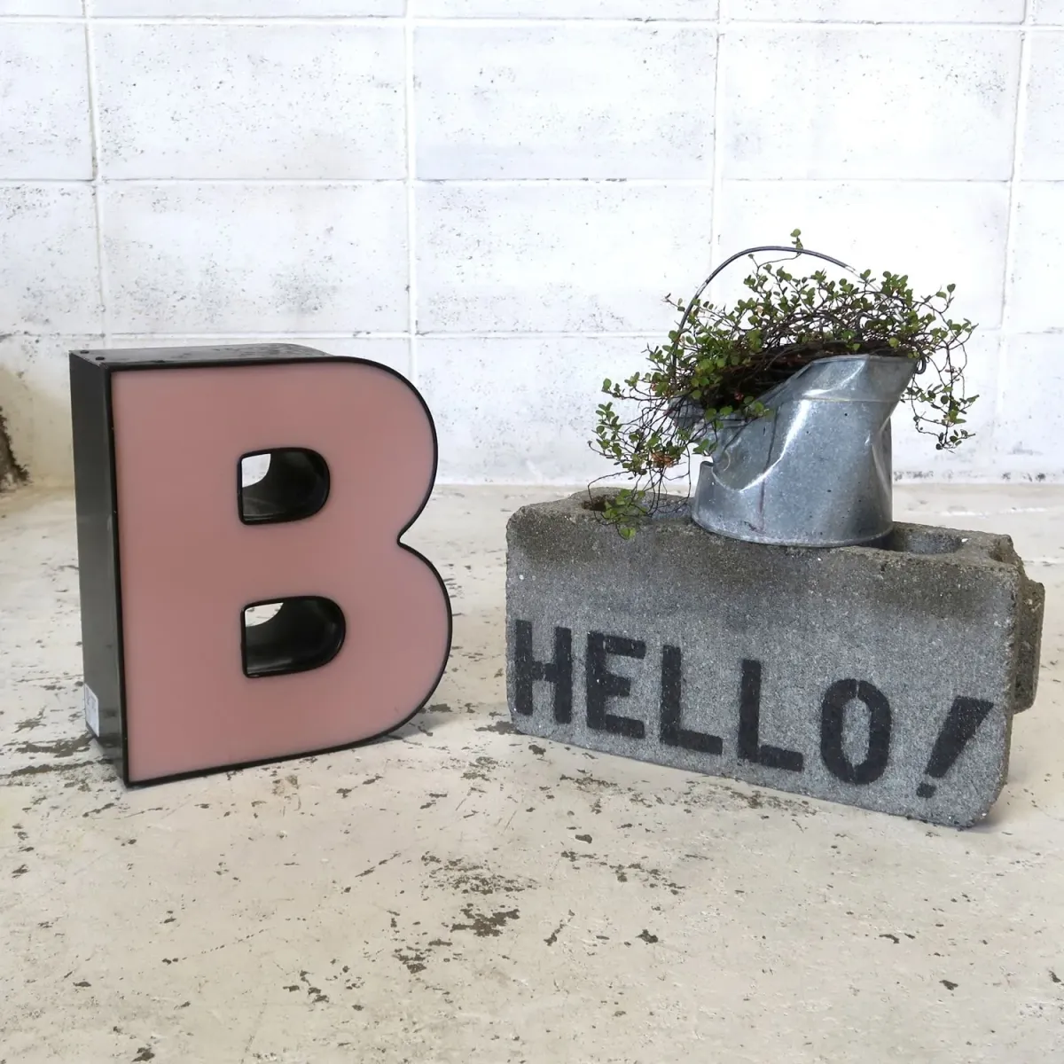 ビンテージ レターサイン B