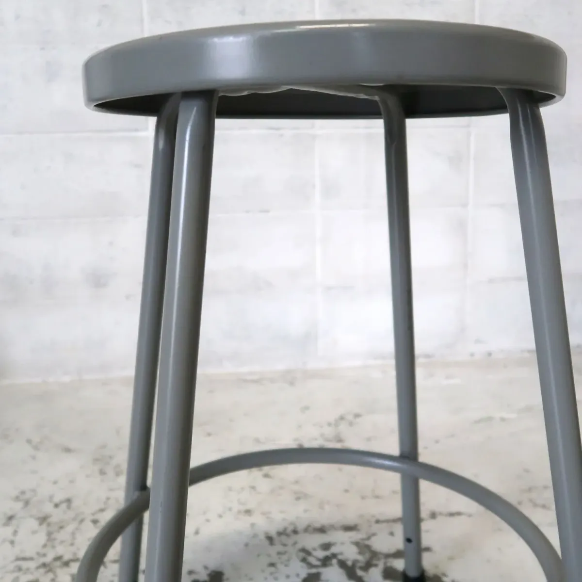 National Public Seating メタルスツール