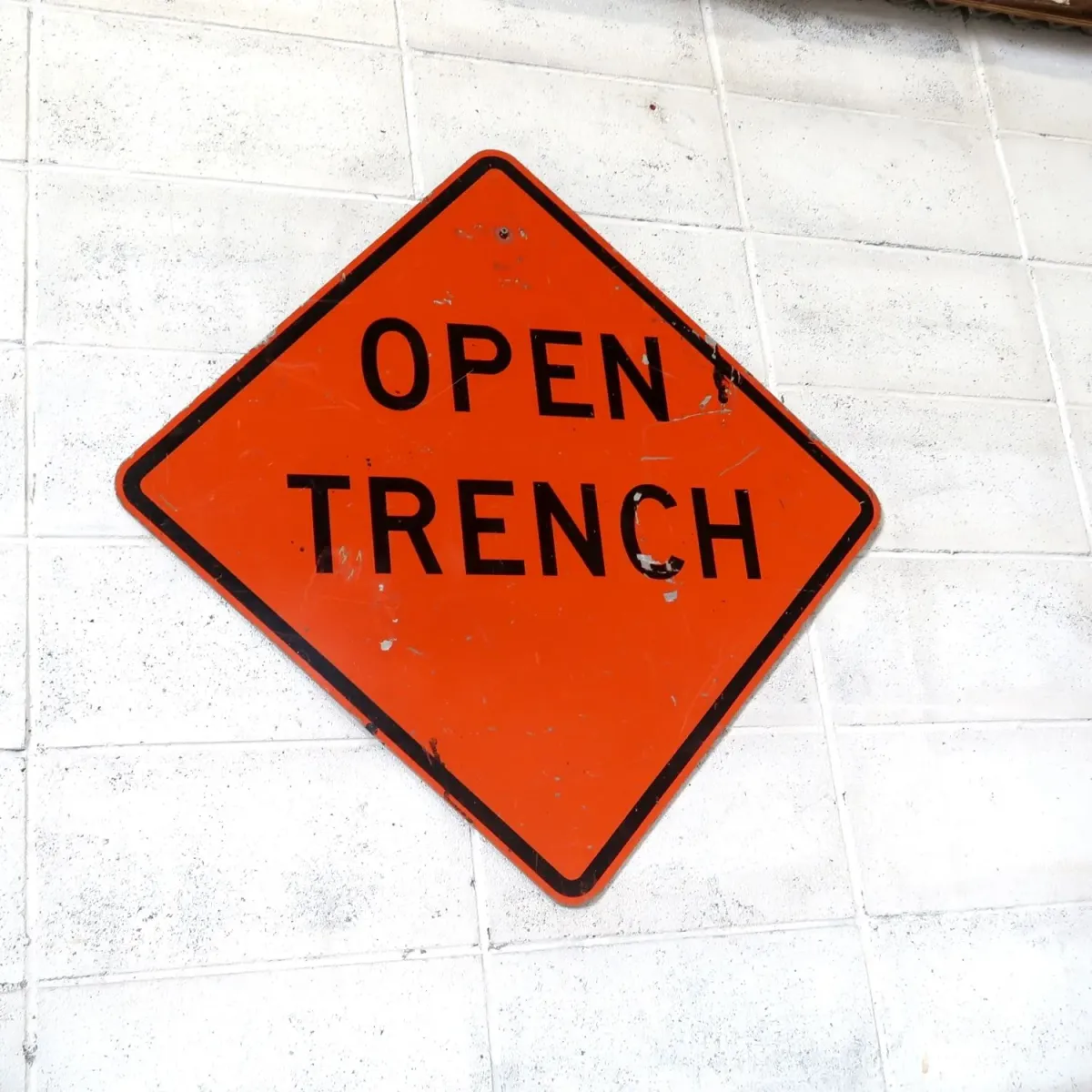 OPEN TRENCH ビンテージ ロードサイン