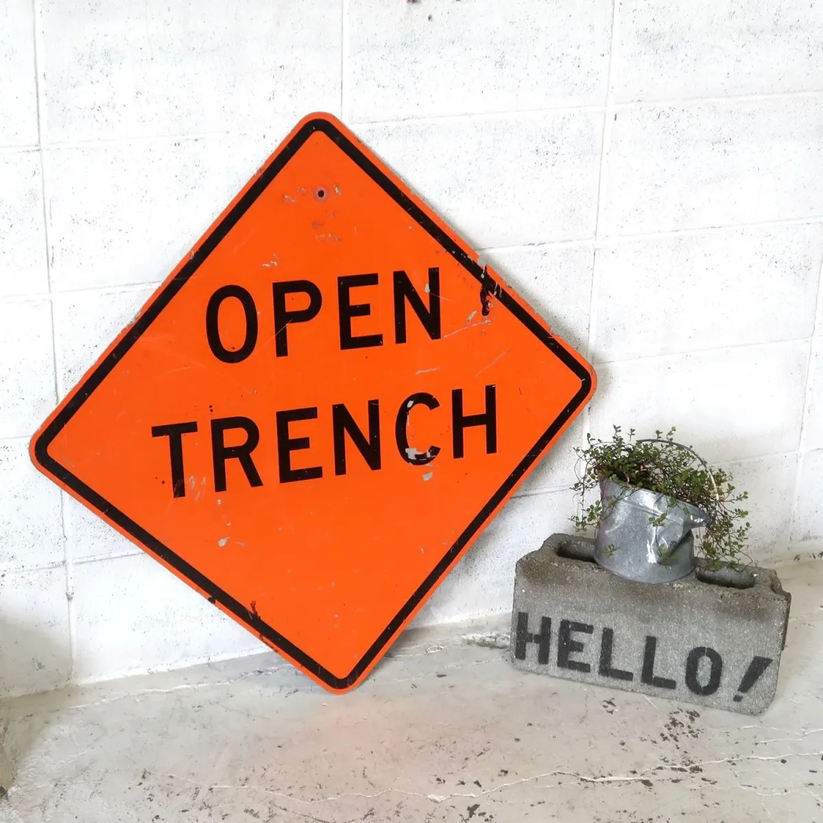 OPEN TRENCH ビンテージ ロードサイン
