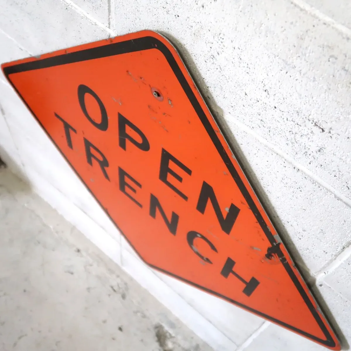 OPEN TRENCH ビンテージ ロードサイン