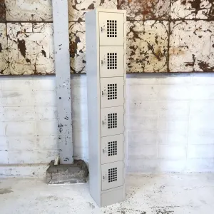 ビンテージ メタルロッカー