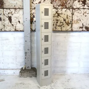 ビンテージ メタルロッカー