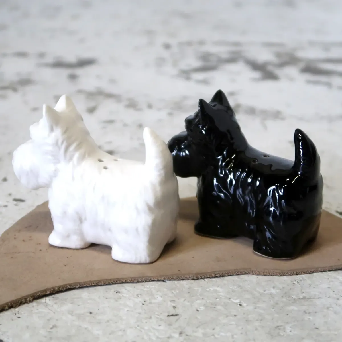 BLACK & WHITE ビンテージ ソルト&ペッパー 2個セット