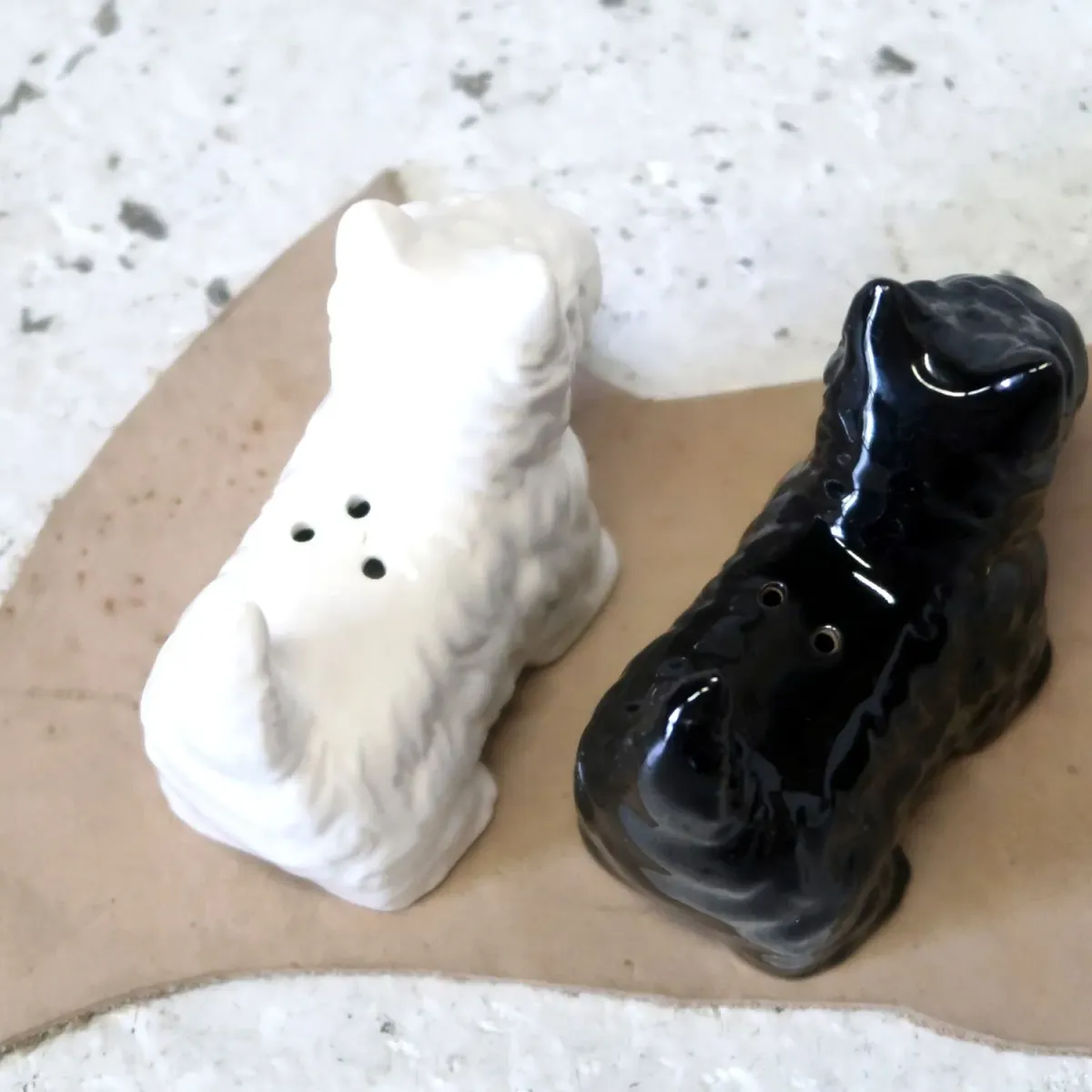 BLACK & WHITE ビンテージ ソルト&ペッパー 2個セット