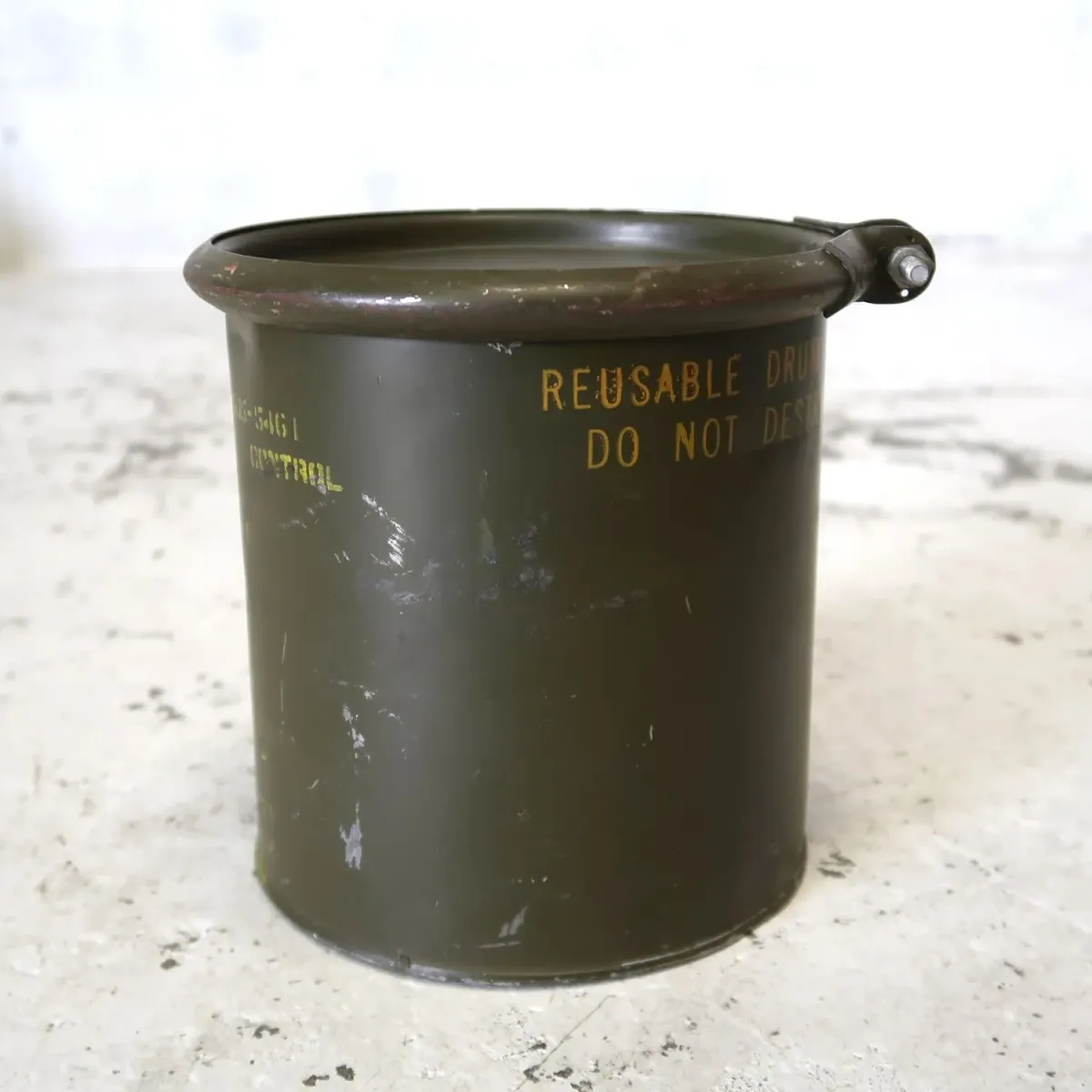 ビンテージ ミリタリー メタル缶