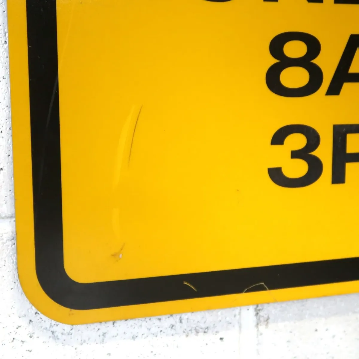 STUDENT UNLOADING ZONE ロードサイン