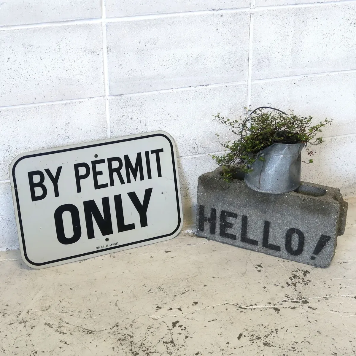BY PERMIT ONLY ビンテージ ロードサイン