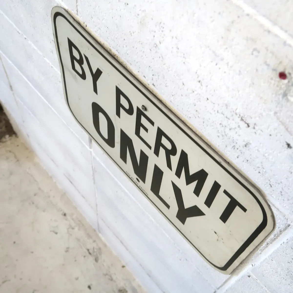 BY PERMIT ONLY ビンテージ ロードサイン