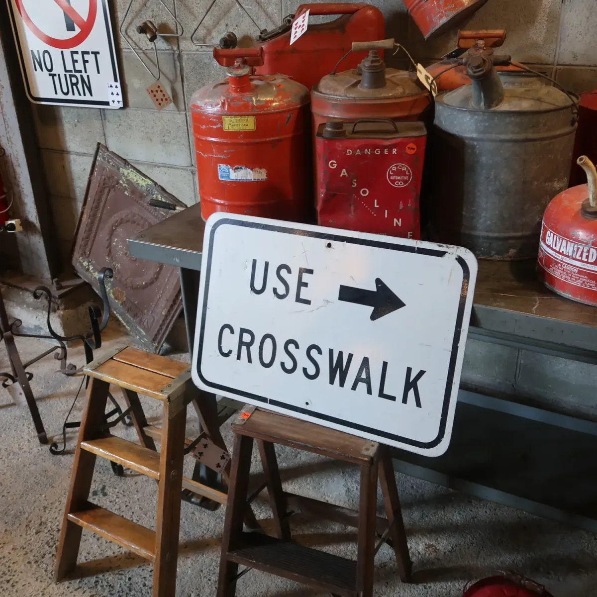 USE CROSSWALK ビンテージ ロードサイン