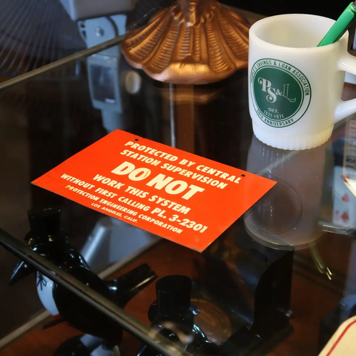 DO NOT WORK ビンテージ メタルサイン