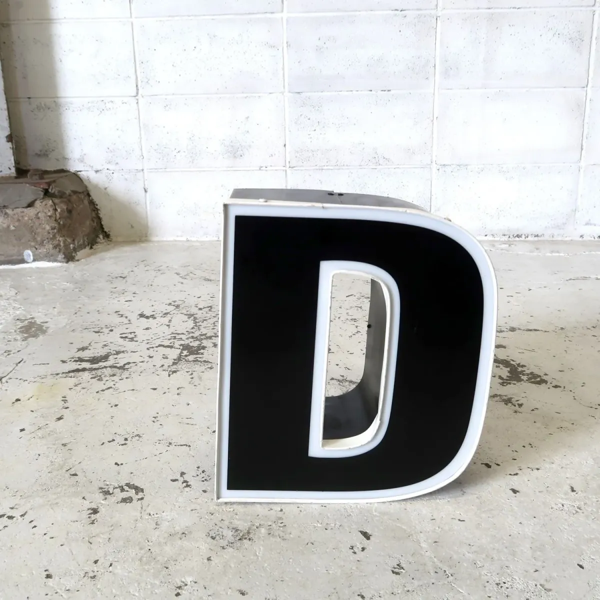 ビンテージ レターサイン D