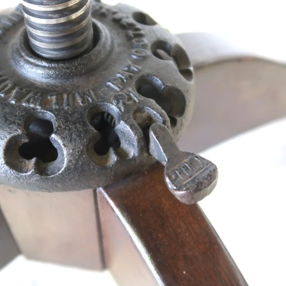 MILWAUKEE CHAIR CO. アンティーク ウッドデスクチェア