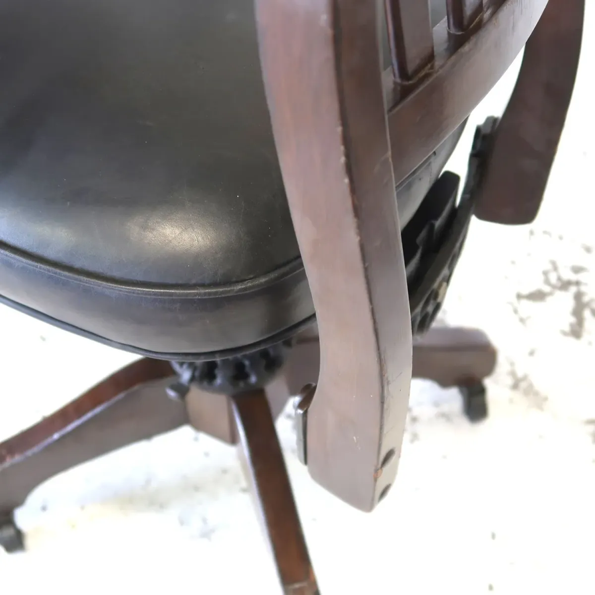 MILWAUKEE CHAIR CO. アンティーク ウッドデスクチェア