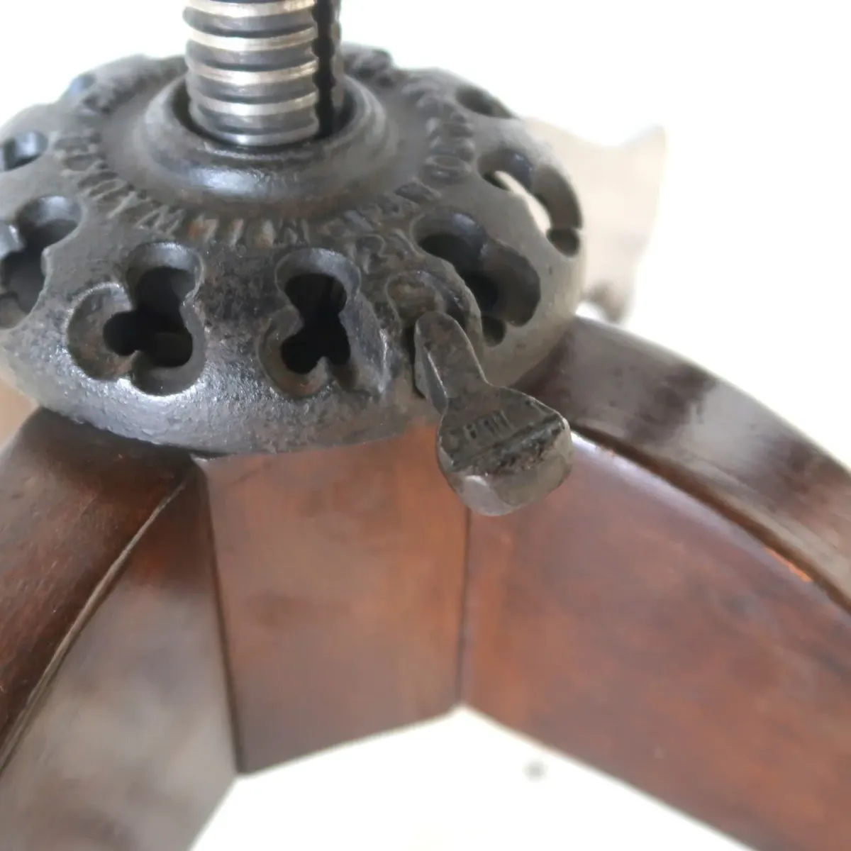 MILWAUKEE CHAIR CO. アンティーク ウッドデスクチェア
