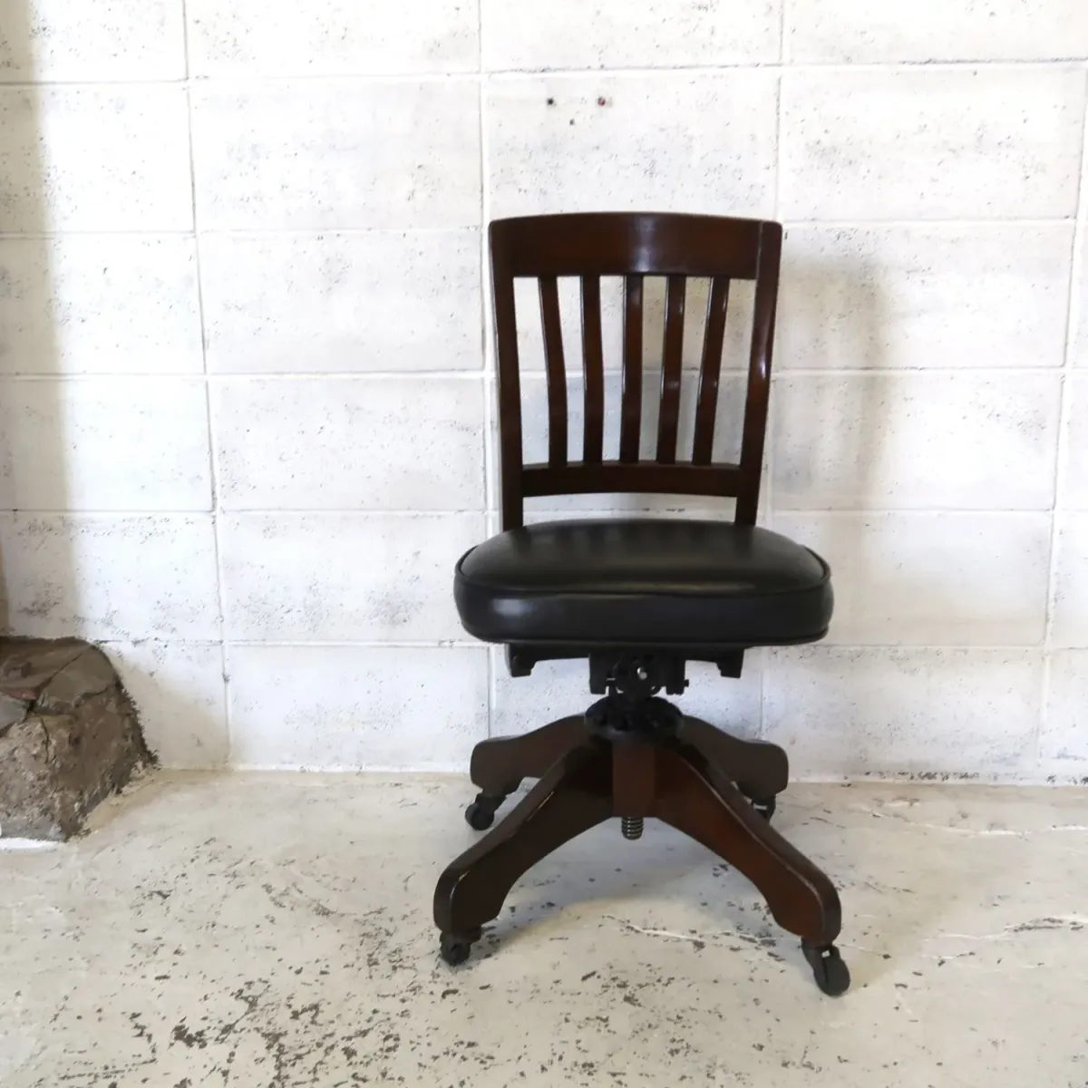MILWAUKEE CHAIR CO. アンティーク ウッドデスクチェア
