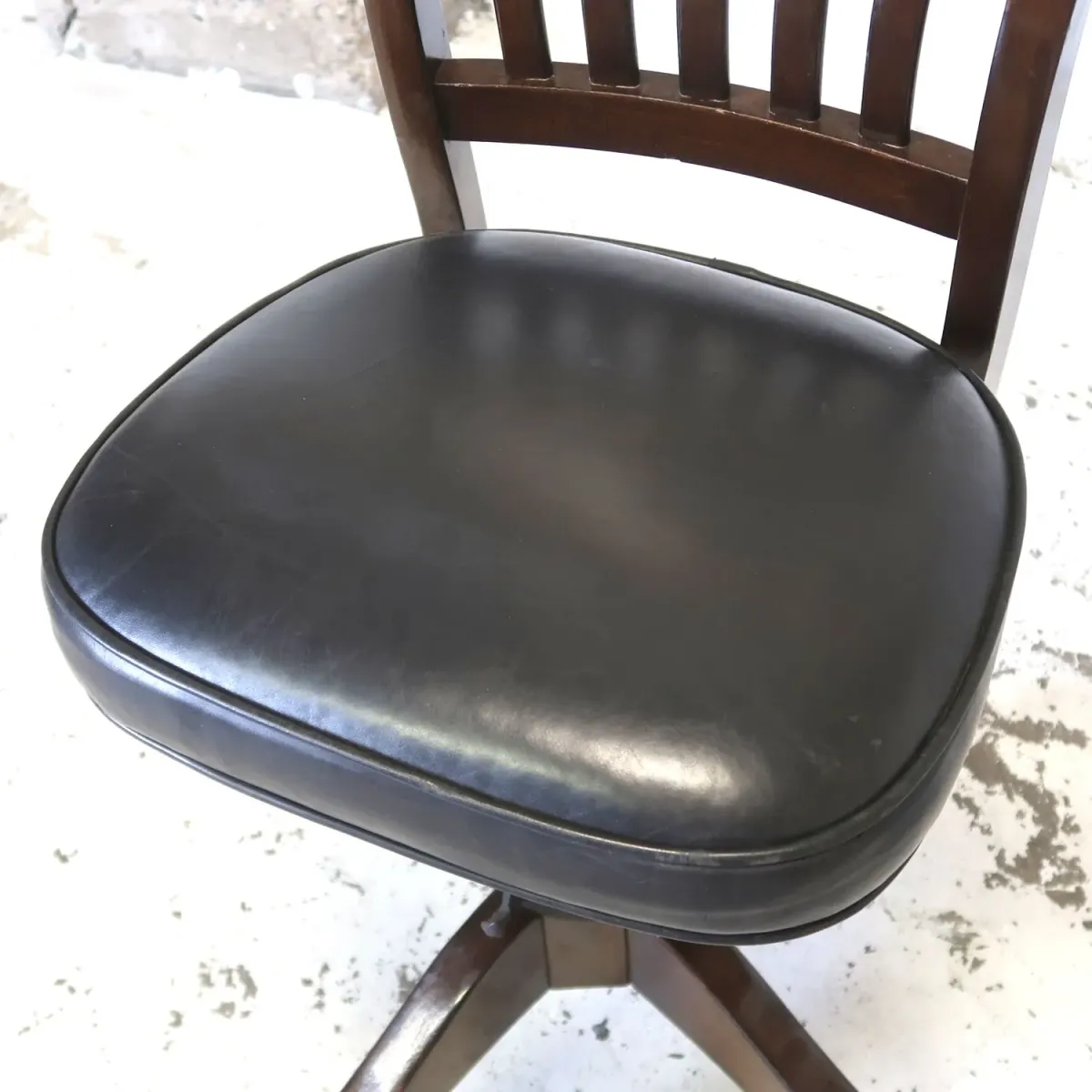 MILWAUKEE CHAIR CO. アンティーク ウッドデスクチェア