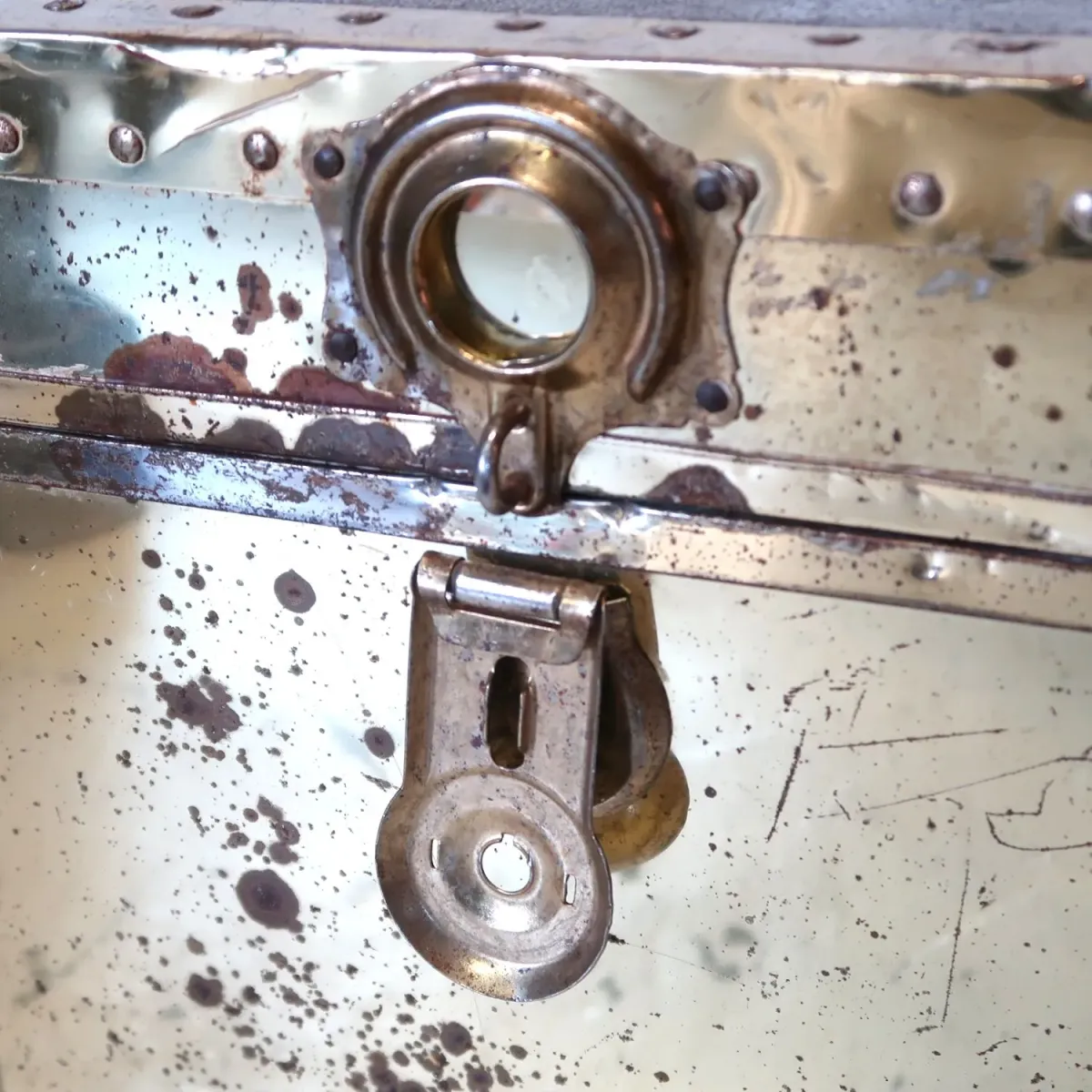 ビンテージ メタルトランク