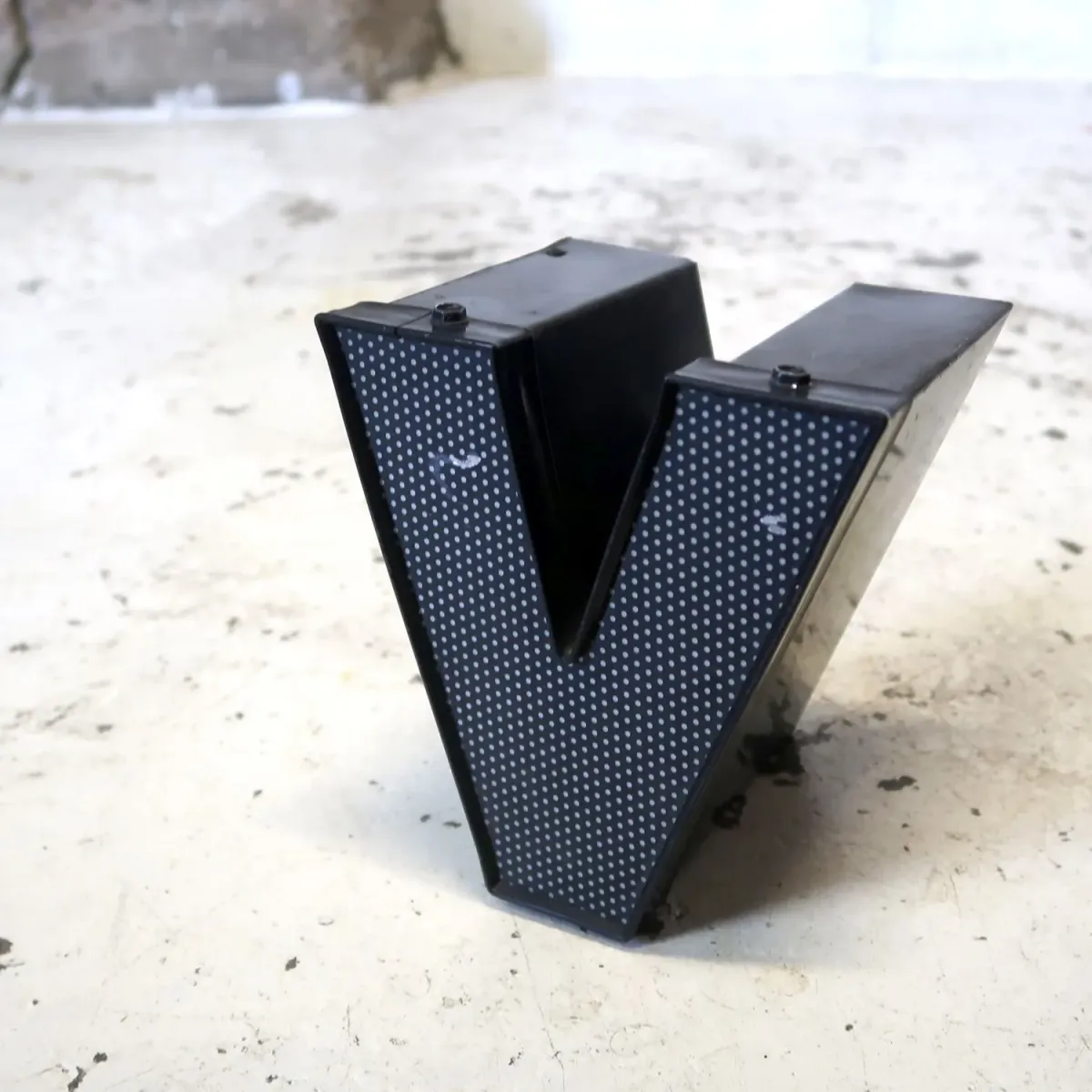 ビンテージ レターサイン ミニサイズ V