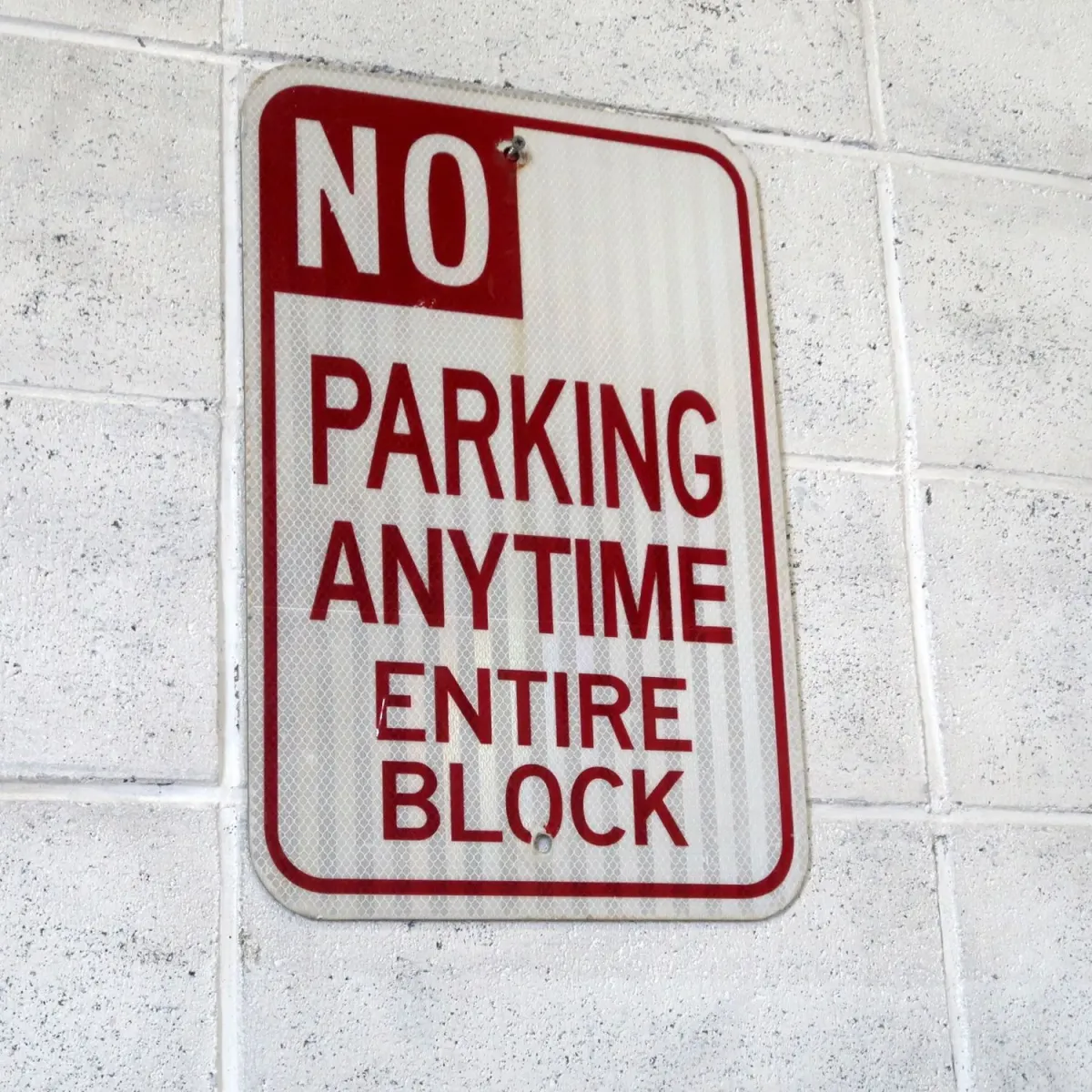 NO PARKING ロードサイン