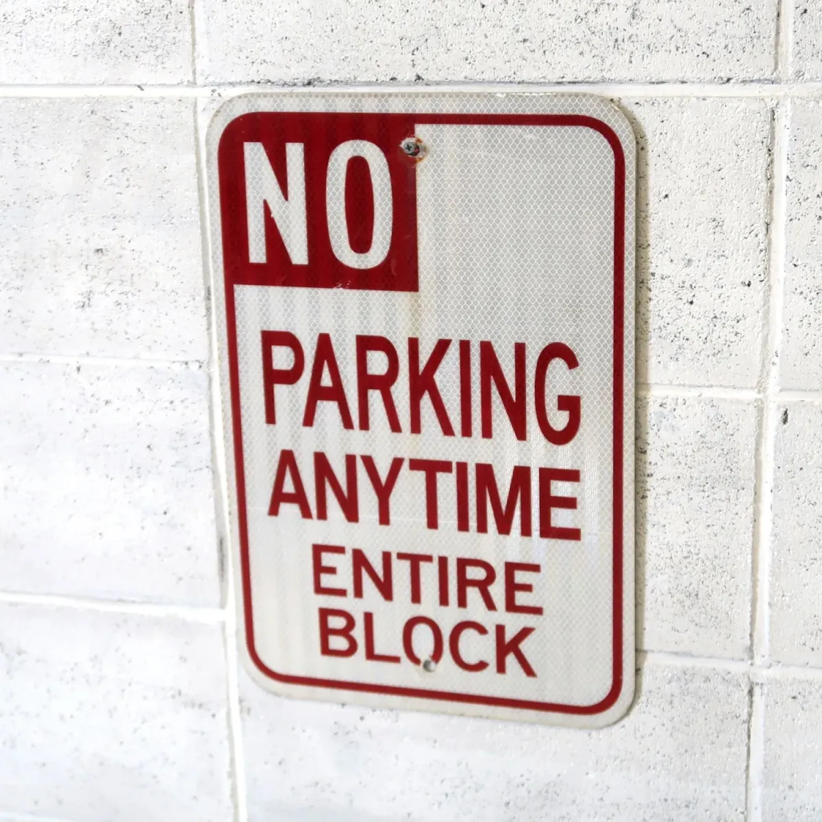 NO PARKING ロードサイン