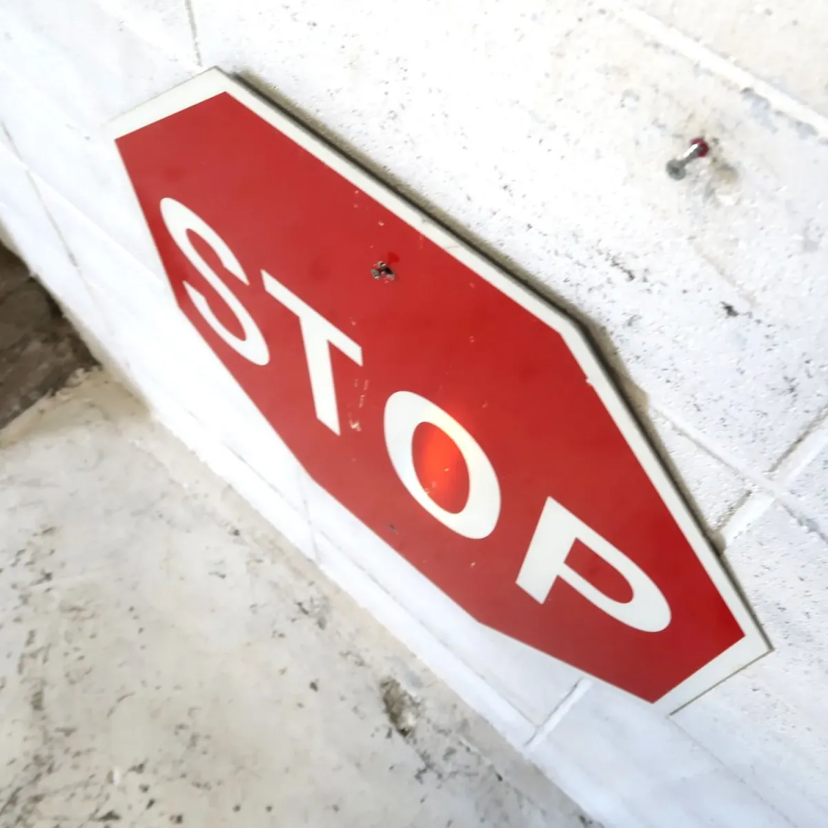 STOP ロードサイン