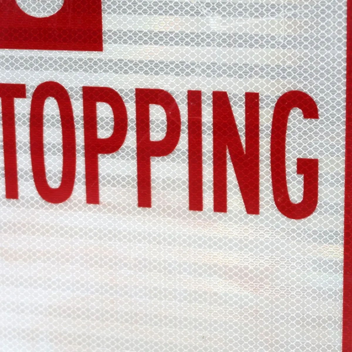 NO STOPPING ロードサイン
