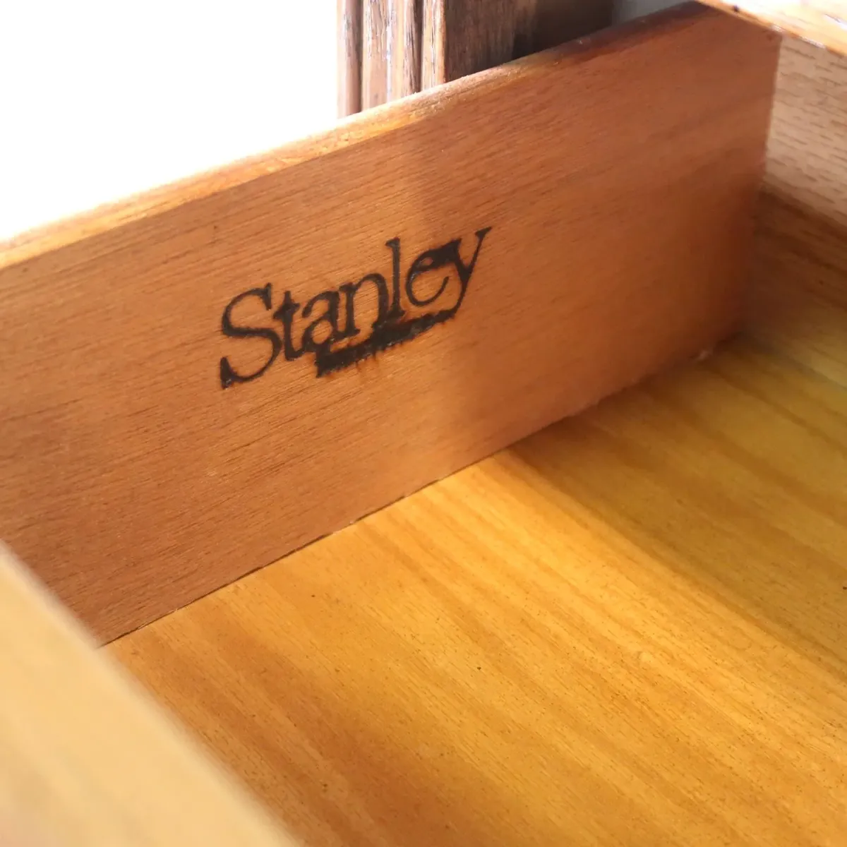 Stanley furniture アンティーク ナイトスタンド