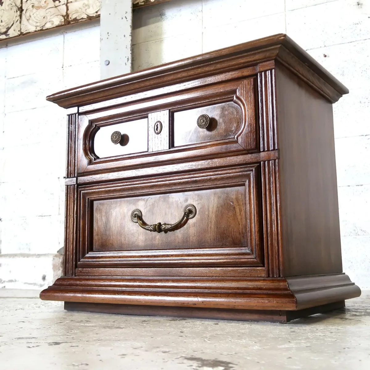 Stanley furniture アンティーク ナイトスタンド