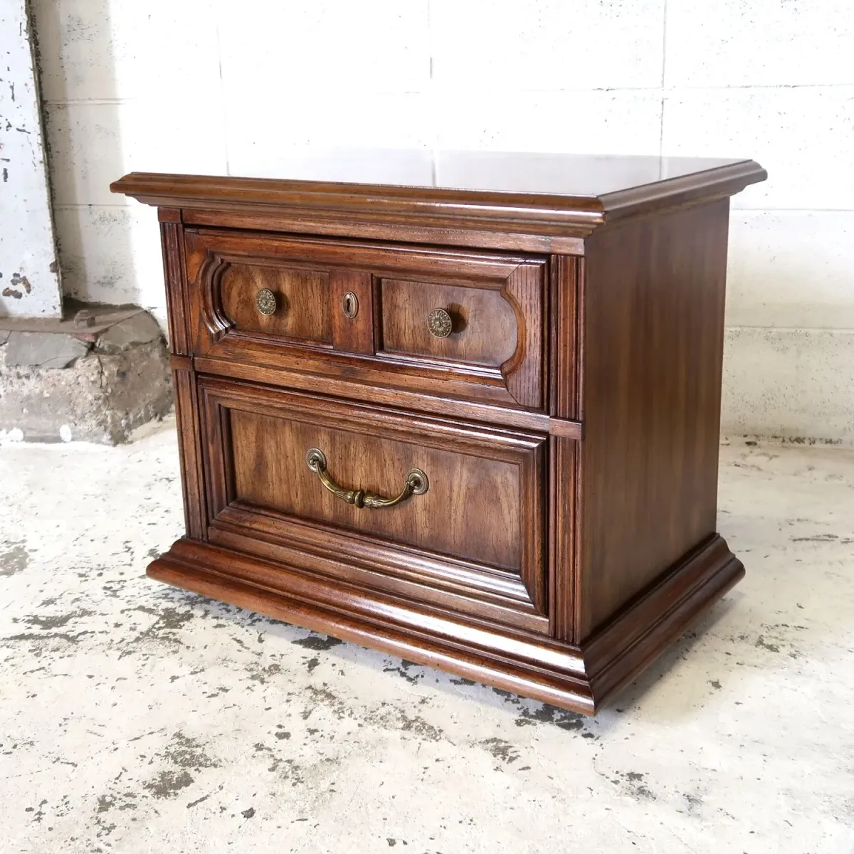 Stanley furniture アンティーク ナイトスタンド