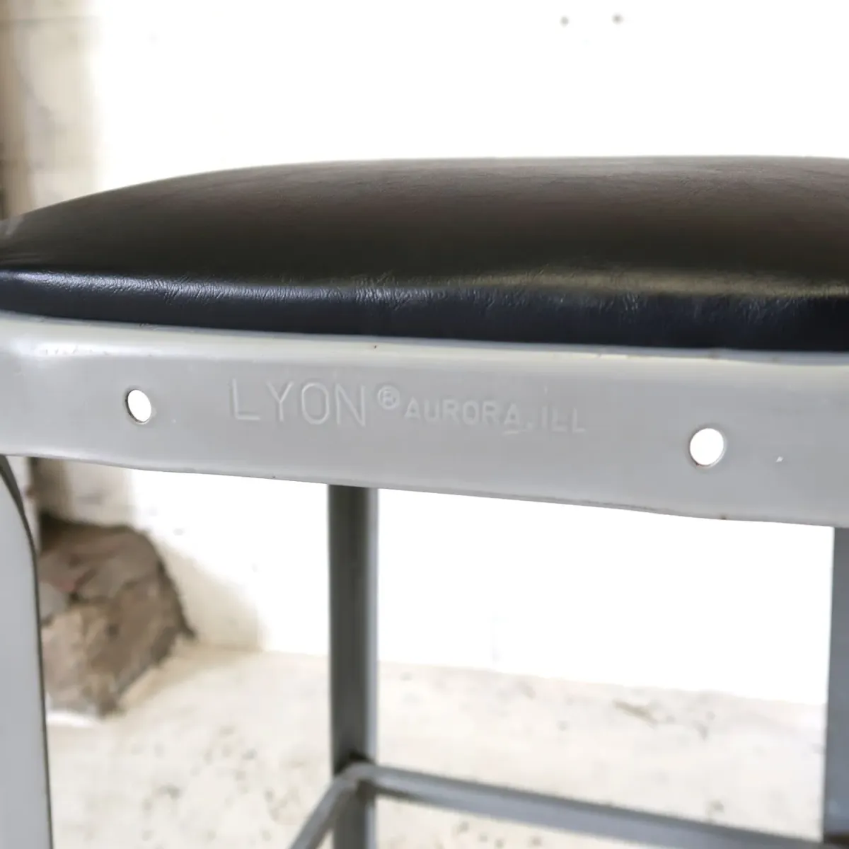 LYON ビンテージ メタルスツール