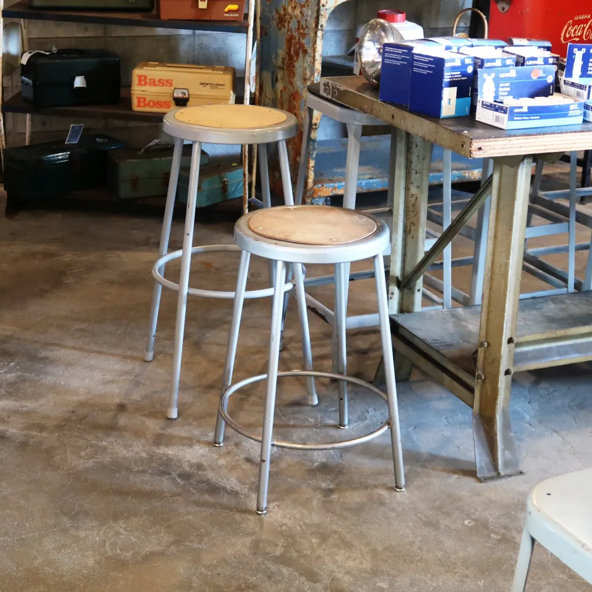 National Public Seating メタルスツール