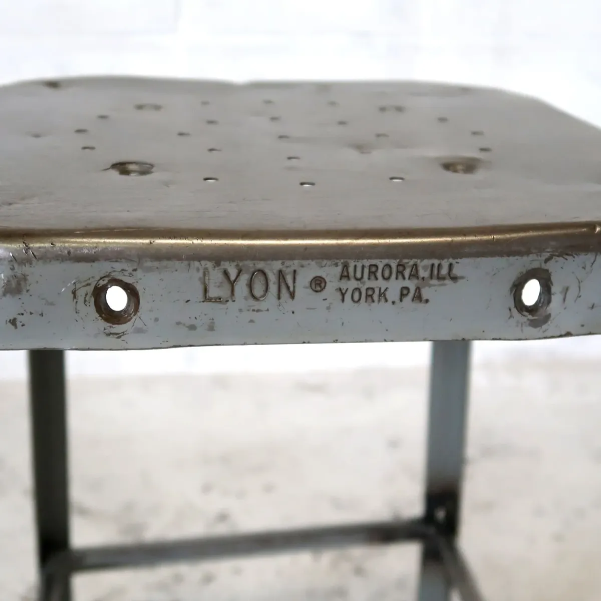 LYON ビンテージ メタルスツール