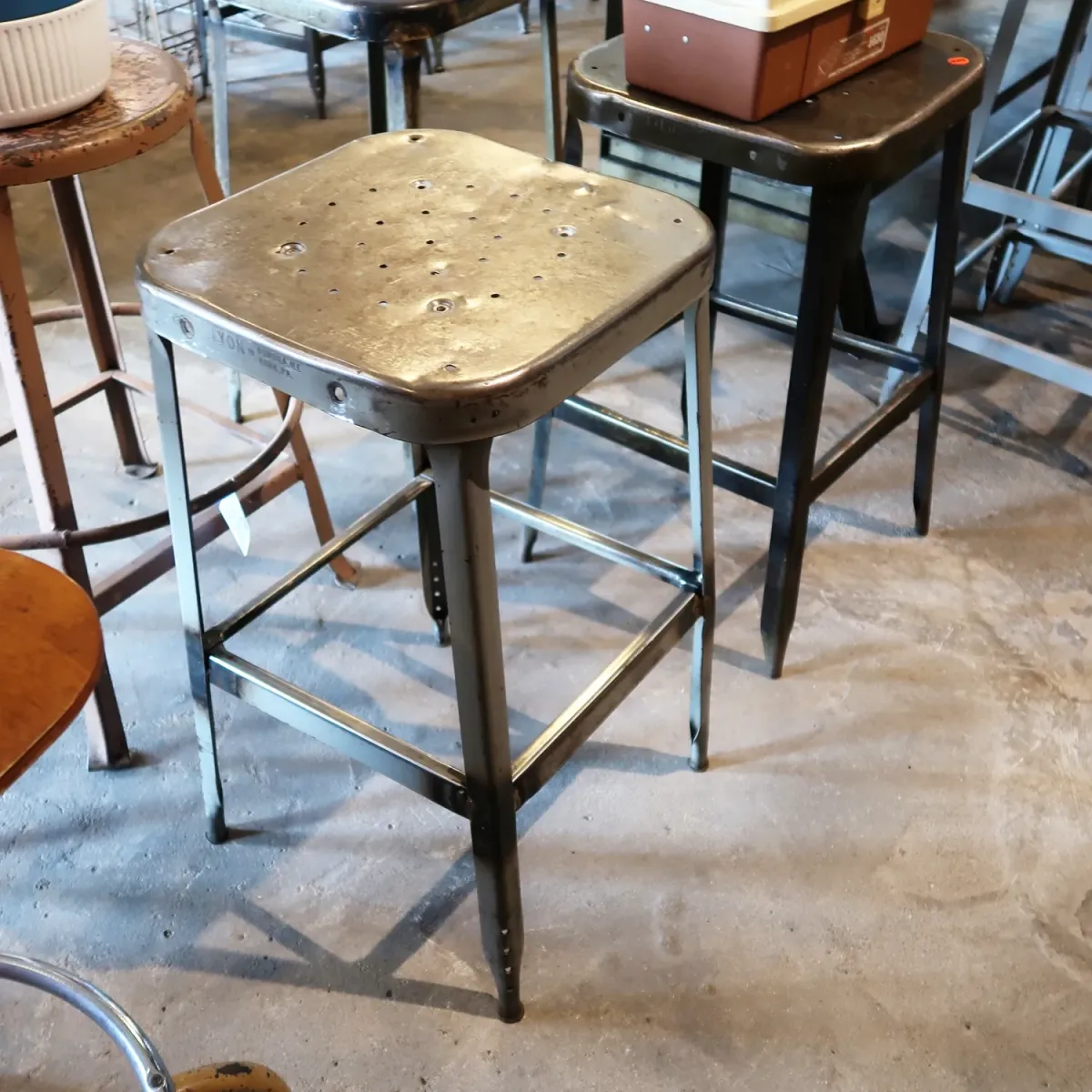 LYON ビンテージ メタルスツール