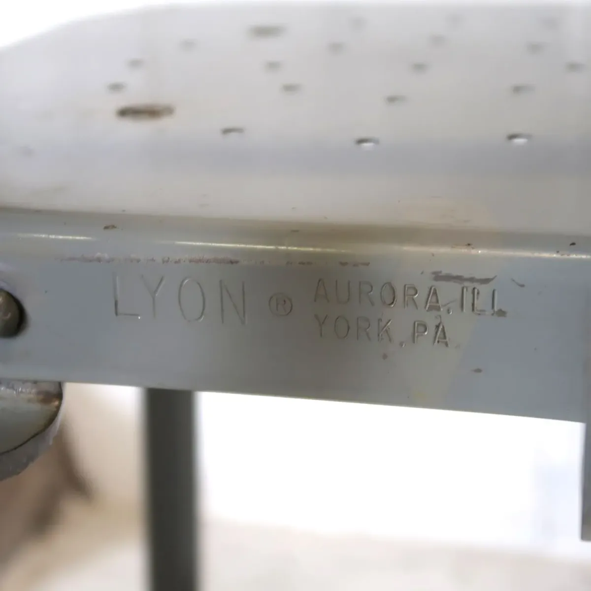 LYON ビンテージ メタルスツール