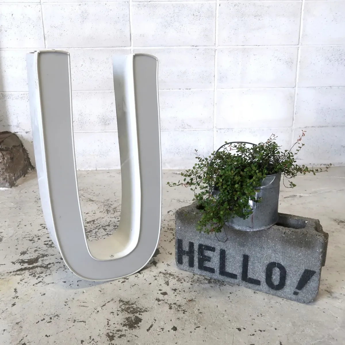 ビンテージ レターサイン U